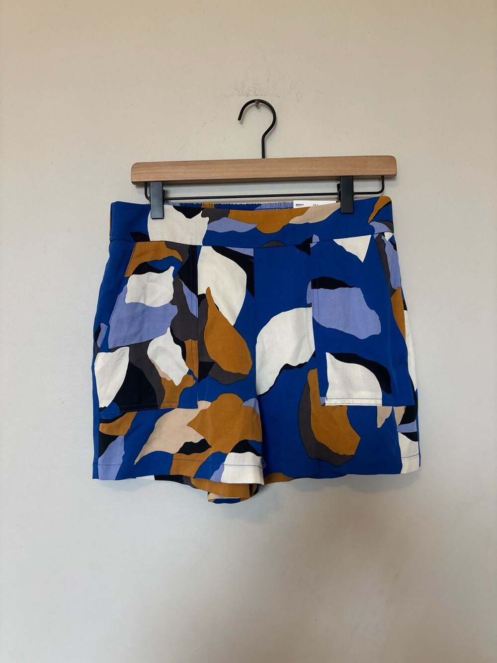 Nine West Women's Abstract Print Patch Pocket Pull-On Shorts